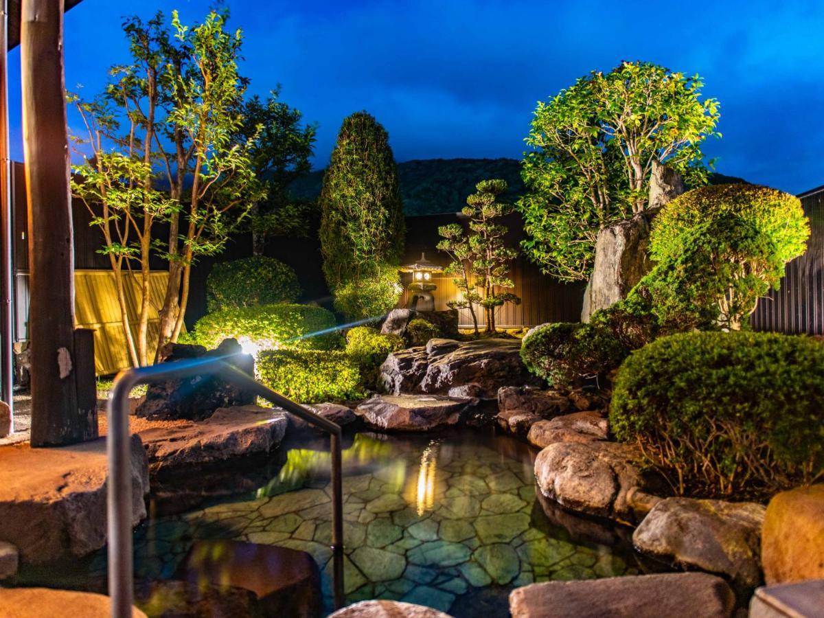 Отель Yawaragi-No-Sato Yadoya Юфу Экстерьер фото