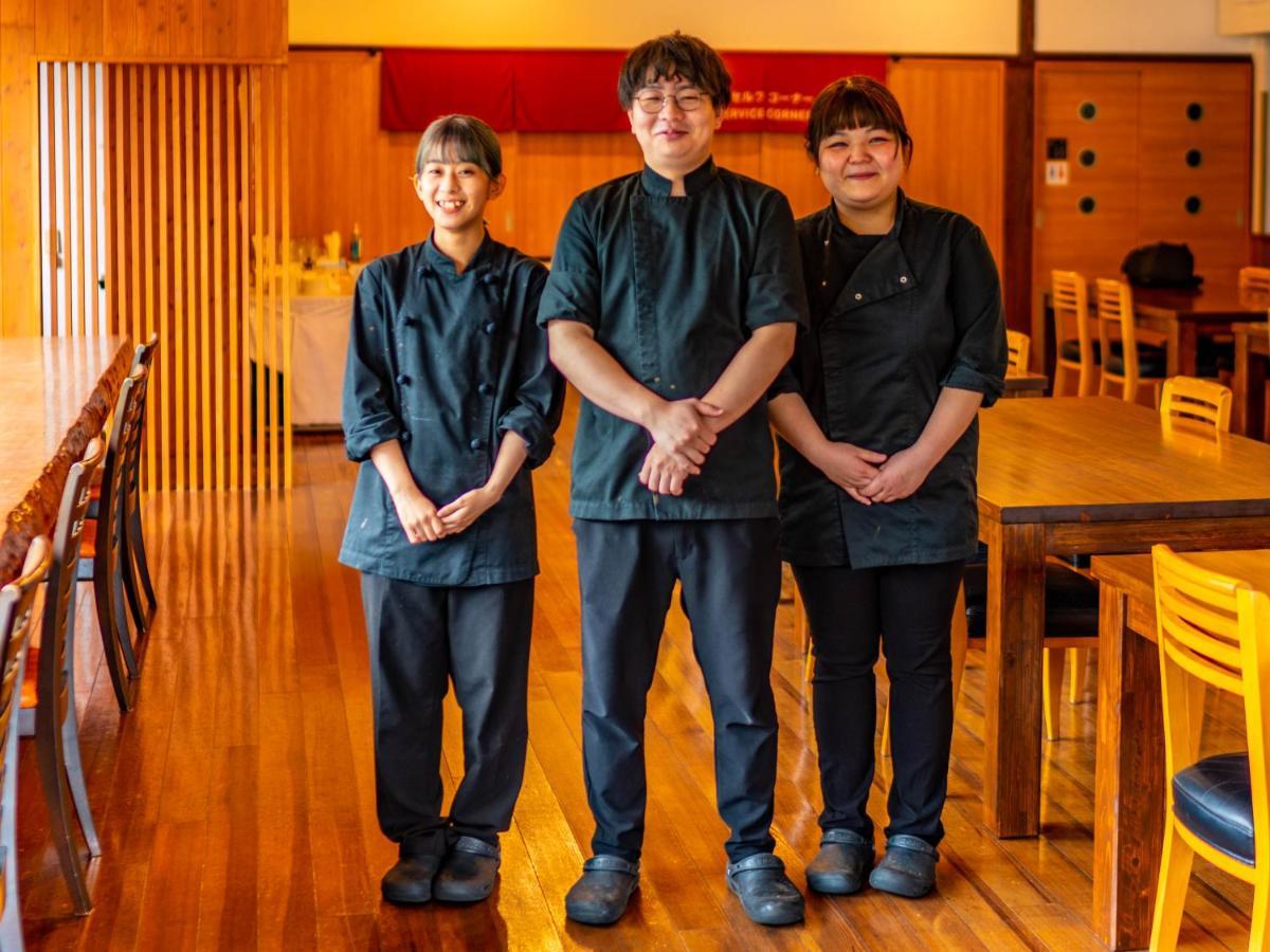 Отель Yawaragi-No-Sato Yadoya Юфу Экстерьер фото