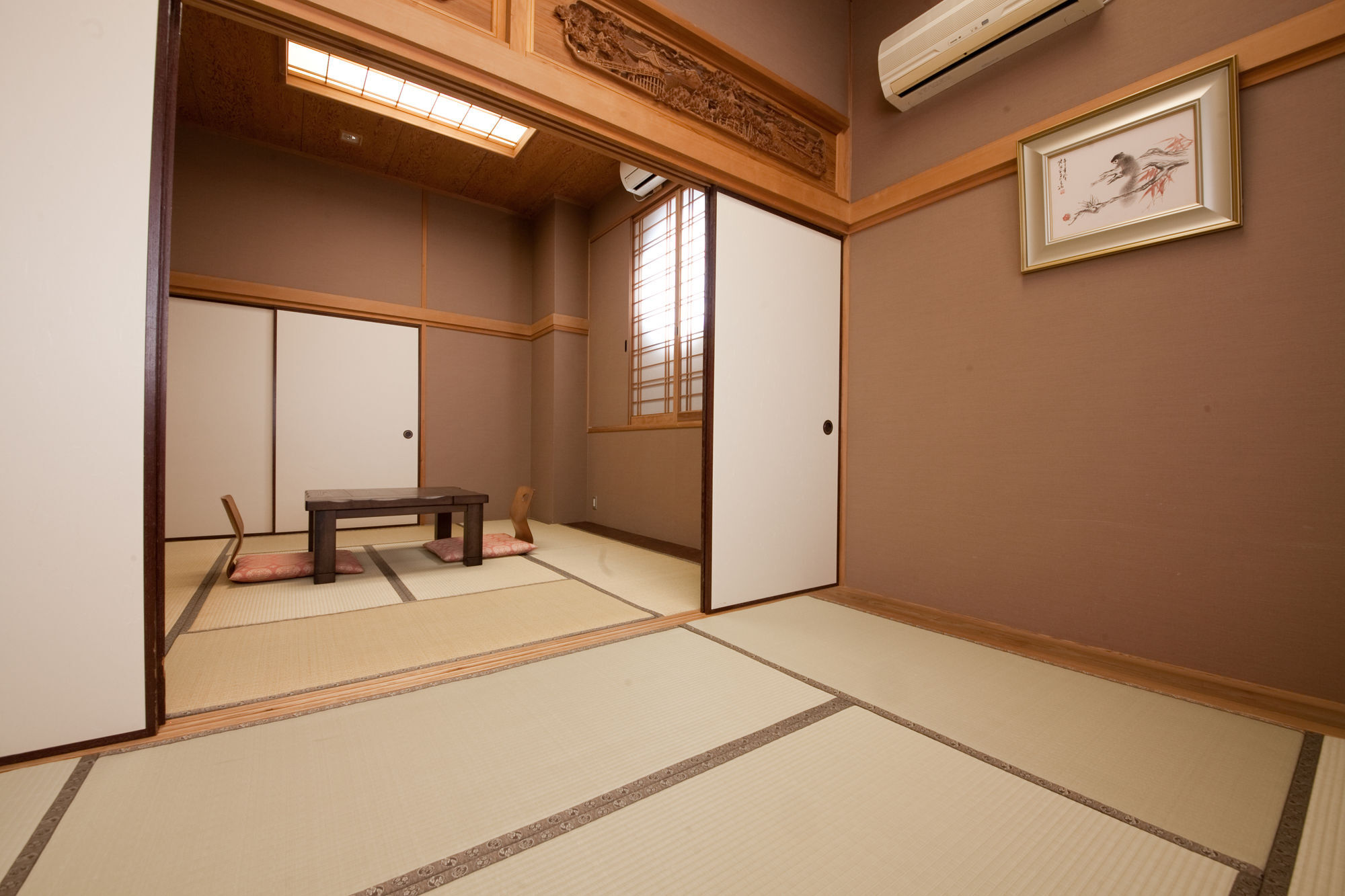 Отель Yawaragi-No-Sato Yadoya Юфу Экстерьер фото